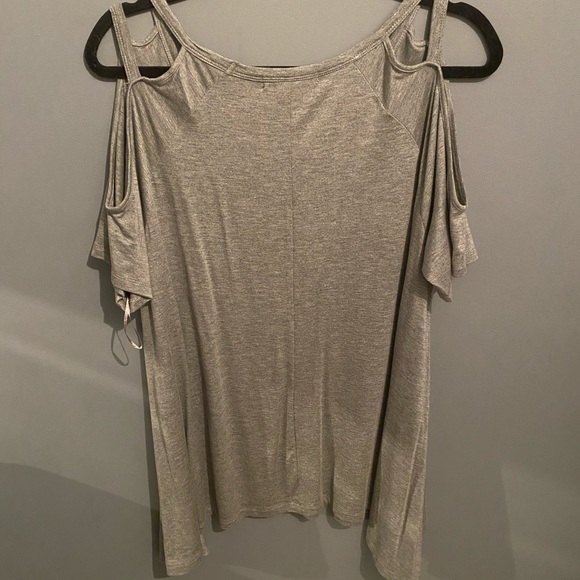 Open shoulder grey shirt with sleeve detail - Picture 3 of 3